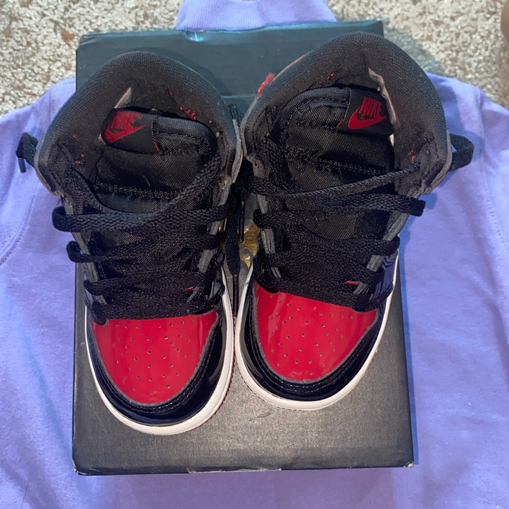 EUC Jordan 1 Retro Hightop’s child size 7
